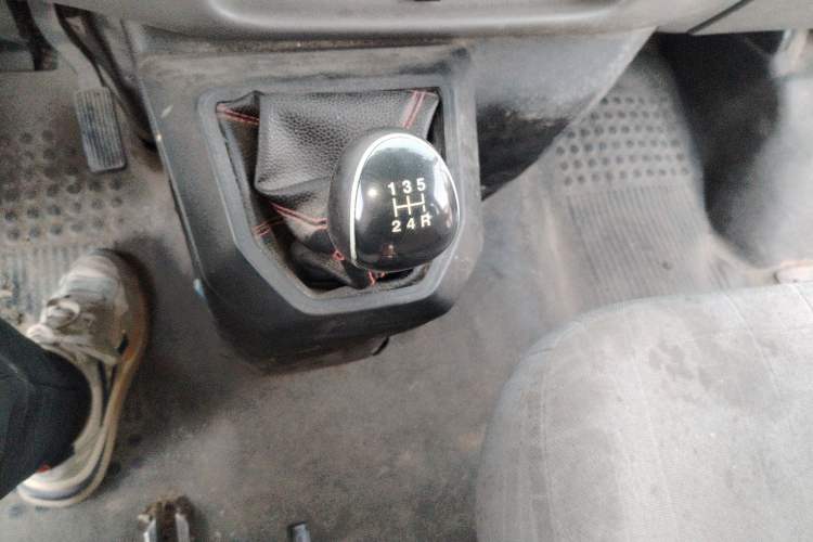 Used JMC Transit 2017 2.8T Commercial Version Long Wheelbase Mid-Roof 6/7/8-Seater JX493