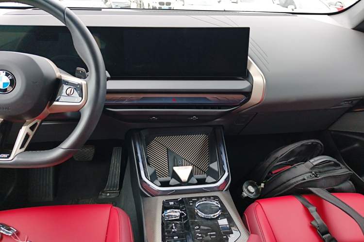 Used BMW X3 2025 xDrive30L Luxury Edition M Sport Package Audio And AC Panel