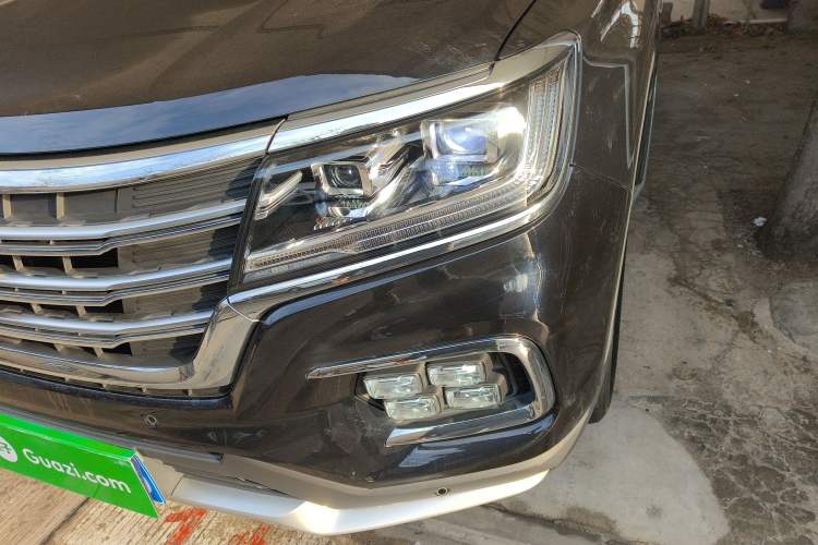 Used Roewe RX8 2018 30T Smart Connectivity All-Wheel Drive Supreme Edition