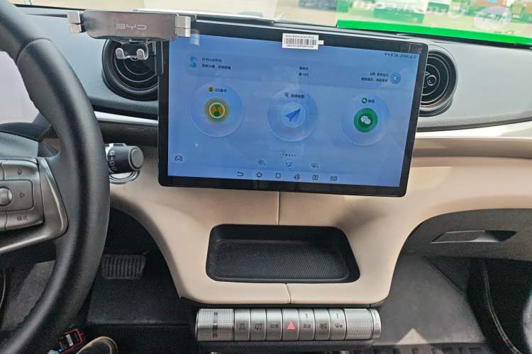 Used BYD Dolphin 2023 420 km Fashion Edition Audio And AC Panel