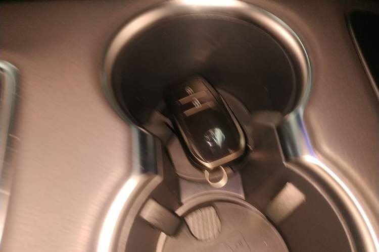 Used Toyota Venza 2023 2.0L CVT Two-Wheel Drive Luxury Edition Vehicle Key