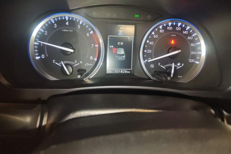 Used Toyota Highlander 2017 2.0T Four-Wheel Drive Ultimate Edition 7 Seats Odometer Close Up