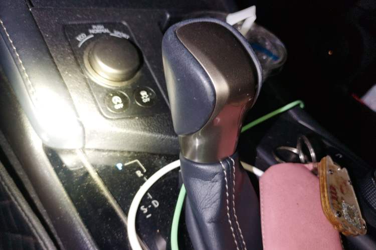 Used Lexus ES 2015 200 Elite Edition Gear Lever