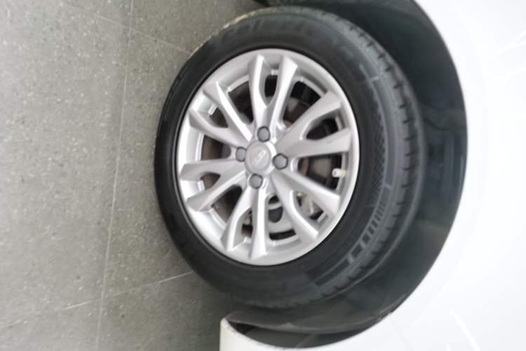 Used Geely Auto Vision 2019 Upgraded Model 1.5L CVT Prestige Version China VI Standard Right Front Wheel Hub