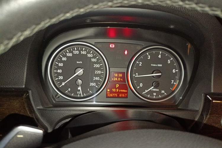 Used BMW 3 Series 2011 325i Luxury Edition Instrument Cluster