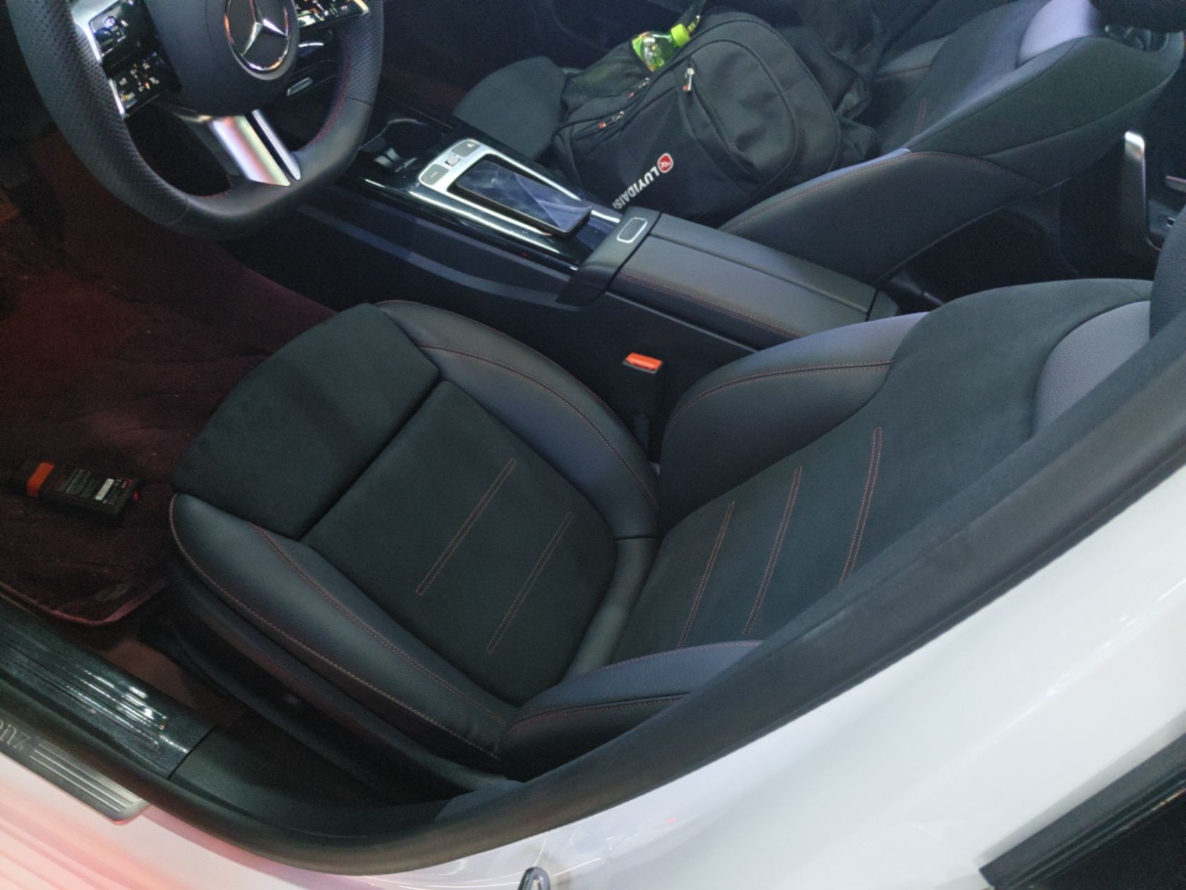Vordere Reihe im Auto