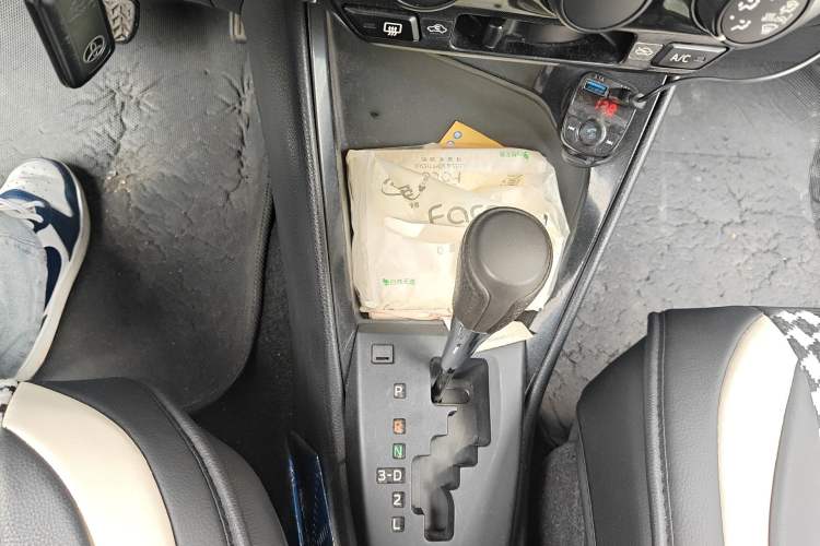 Used Toyota Vios 2014 1.5L Automatic ZhiZhen Edition Gear Lever