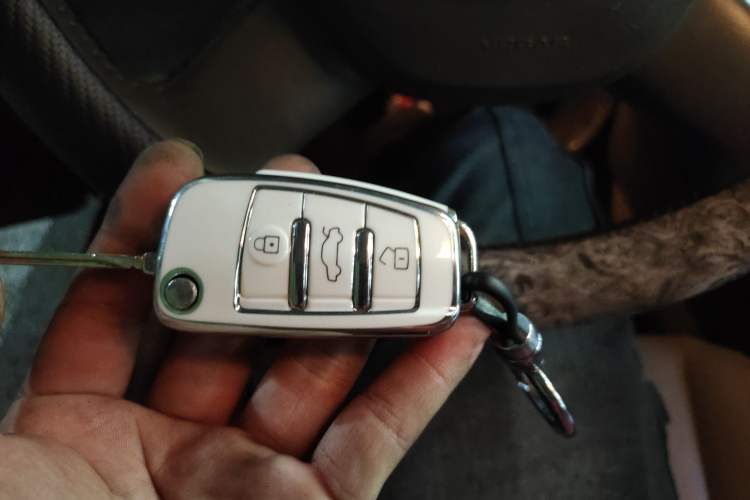 Used Audi A6L 2011 2.0 TFSI Automatic Standard Edition Vehicle Key