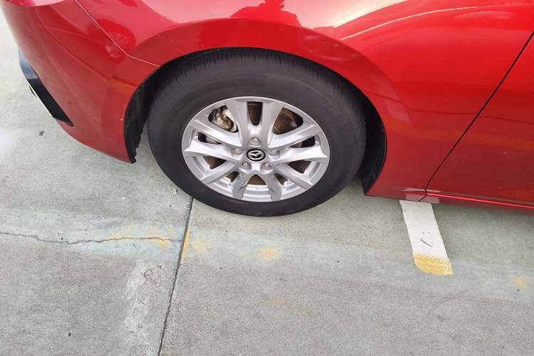 Used Mazda Mazda 3 Axela 2016 Sedan 1.5L Automatic Luxury Model
