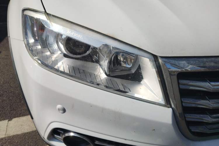 Used Haval H6 2015 Sport Edition 1.5T Manual Two-Wheel Drive Elite Model Right Front Headlight
