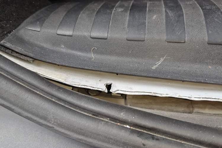 Used Peugeot 2008 2014 1.6L Automatic Trend Edition Rear Left 45 Deg