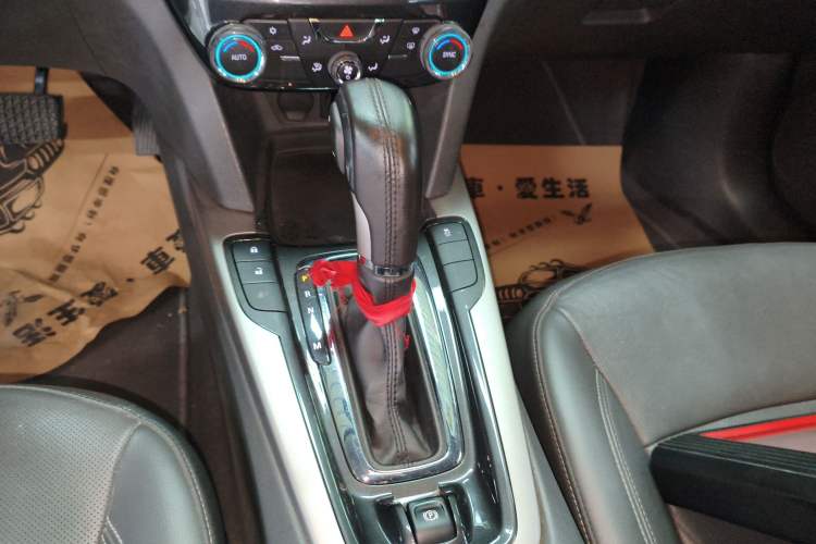 Used Chevrolet Malibu 2016 1.6T Automatic Luxury Edition Gear Lever