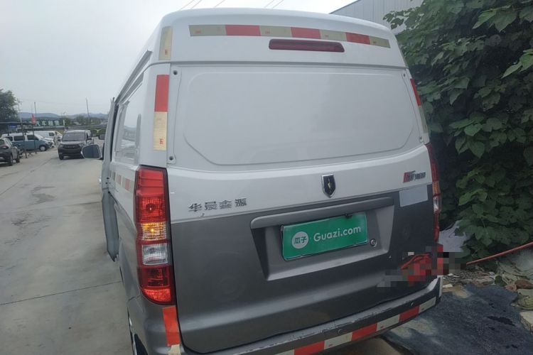 Used Jinbei New Hiace X30L 2023 1.5L Wealth Edition Van 2/5 Seats Non-Air-Conditioned Version SWC15M