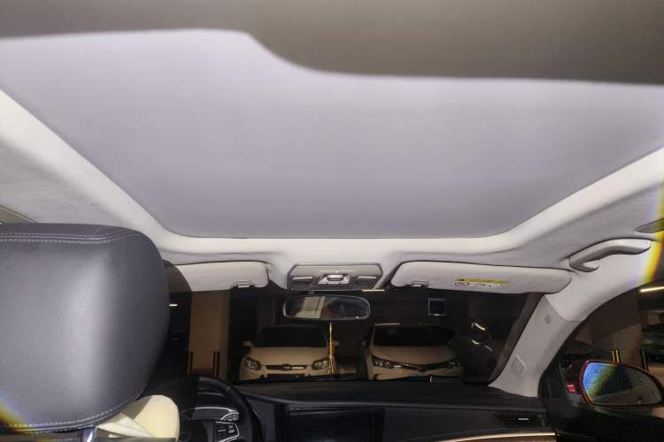 Used Geely Auto Emgrand GT 2016 1.8T Comfort Model Headliner