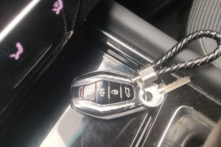 Used JETOUR X90 2019 1.6T DCT Yue Lü Edition 6 Seats China VI Standard
