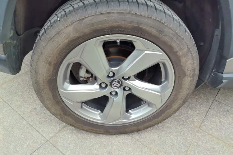 Used Toyota RAV4 2021 2.0L CVT Two-Wheel Drive Fashion Edition