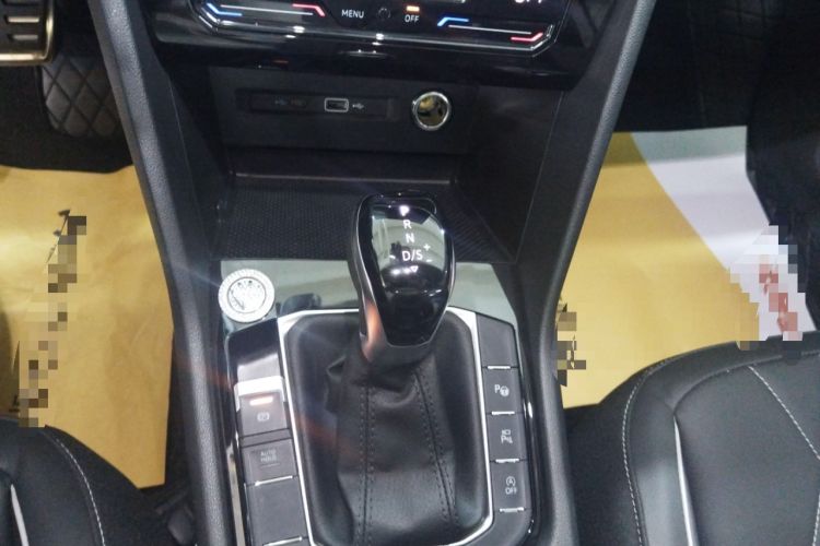 Used Volkswagen Tiguan L 2024 Outstanding Model 330TSI Automatic Two-Wheel Drive R-Line Dragon Glory Edition