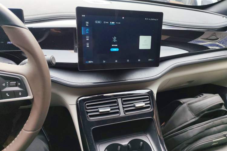 Used BYD Qin PLUS 2024 HONOR Edition DM-i 55KM Leading Model Audio And AC Panel