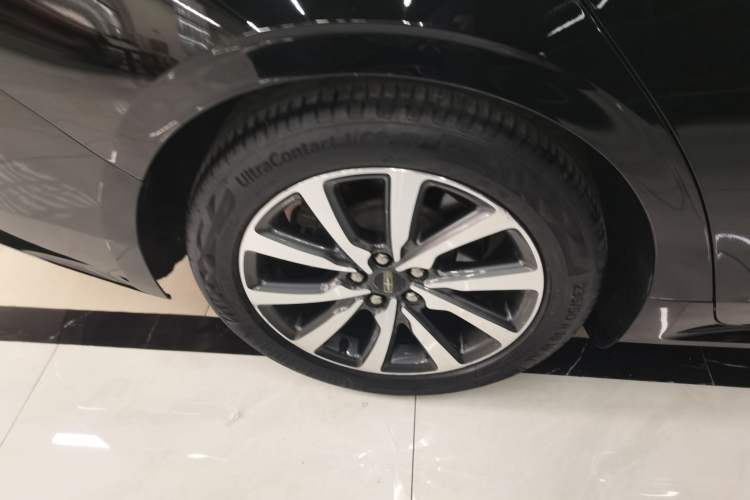 Used Lincoln Continental 2018 2.0T Two-Wheel Drive Deluxe Edition Right Rear Wheel Hub