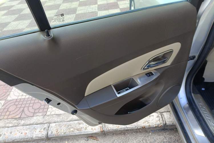 Used Chevrolet Cruze 2015 1.5L Classic SL MT
