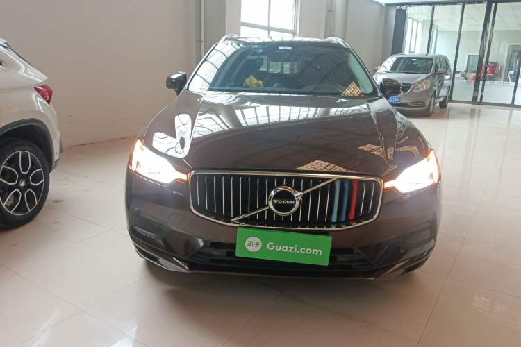 Used Volvo XC60 2019 T5 4x4 Smart Edition China VI Standard Front