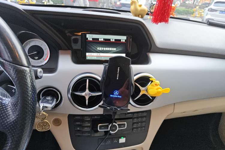 Used Mercedes-Benz GLK-Class 2015 GLK 260 4MATIC Dynamic Edition Ultimate Version Audio And AC Panel