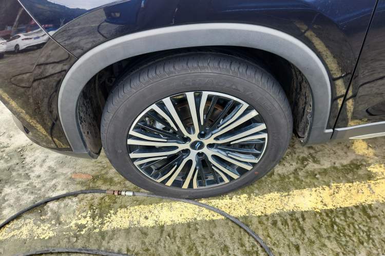 Used CHANGAN OSHAN X7 2020 1.5T Automatic Luxury Version Left Front Wheel Hub