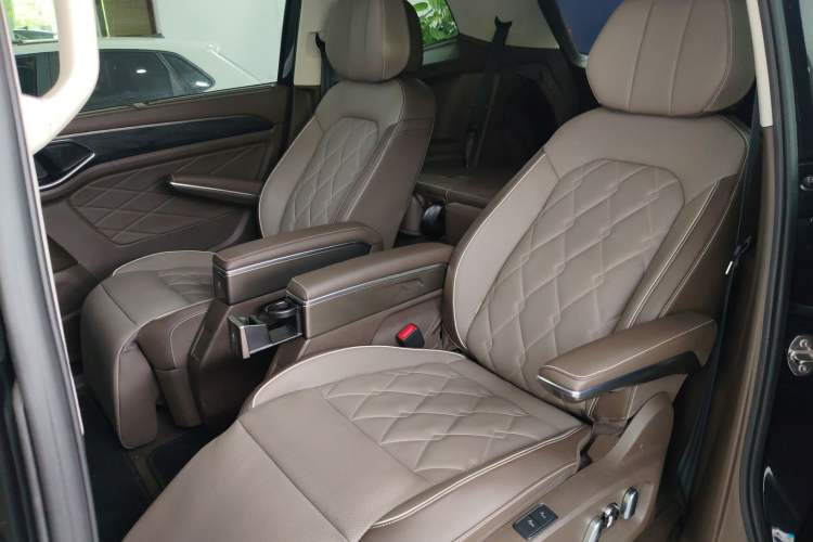 Used Volkswagen Viloran 2024 380TSI Premium Edition