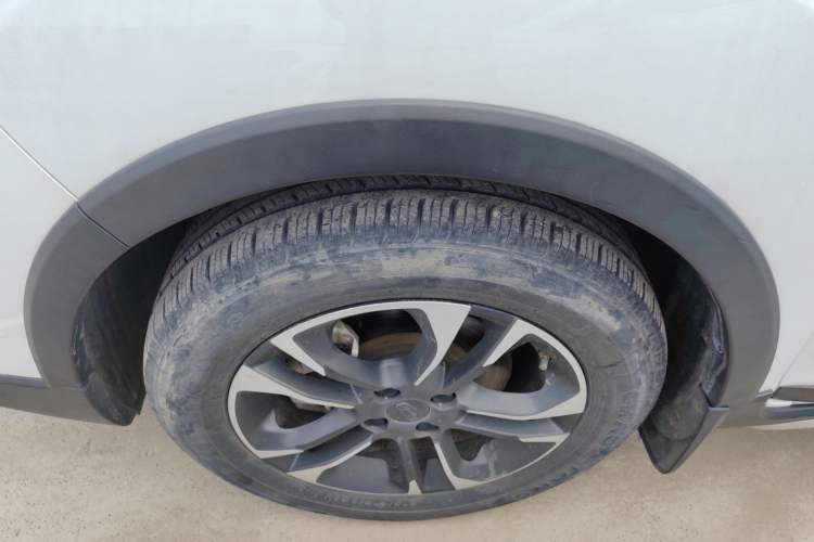 Used Geely Auto Vision X3 2019 Upgraded Model 1.5L CVT Elite Version Left Front Wheel Hub