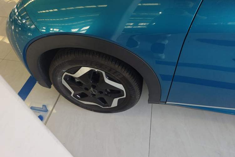 Used BYD Dolphin 2021 405 km Fashion Edition Left Front Wheel Hub