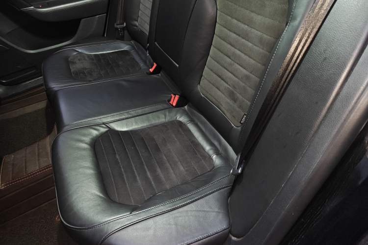 Used Volkswagen Magotan 2015 Facelift 1.8TSI Luxury Model
