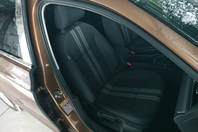 Used Volkswagen Lamando 2015 230TSI DSG Fashion Edition
