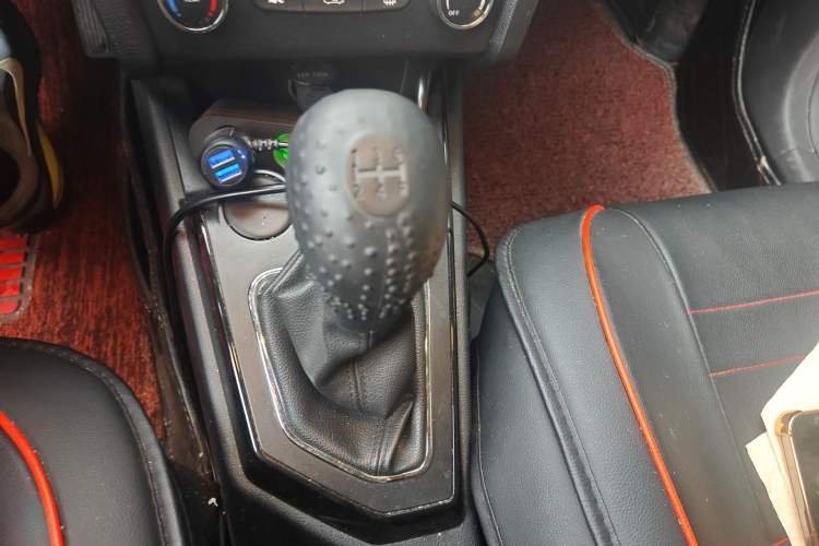 Used FAW Junpai CX65 2018 1.5L Manual Comfort Model Gear Lever