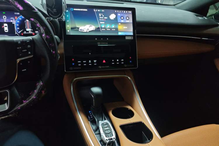 Used Toyota Avalon 2024 Dual-Motor 2.0L Luxury Edition Audio And AC Panel