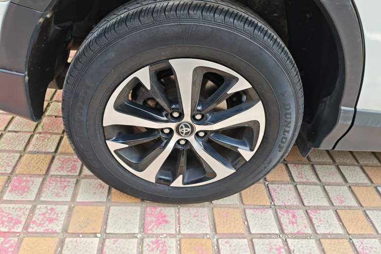 Used Toyota RAV4 2016 2.0L CVT Two-Wheel Drive Fashion Edition China V Standard Right Rear Wheel Hub