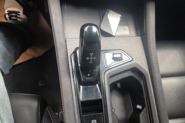 Used Lynk & Co 03 2023 1.5TD DCT JingPro Gear Lever