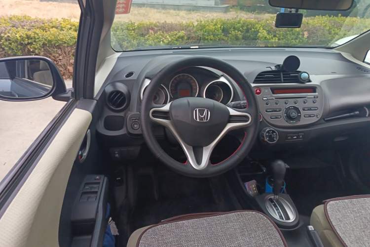 Used Honda Fit 2011 1.5L Automatic Luxury Edition
