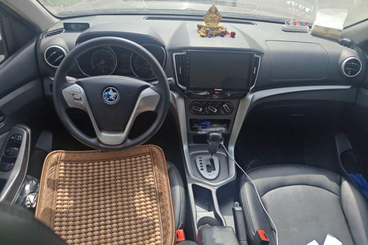 Used Venucia T70 2016 2.0L CVT Smart Choice Edition