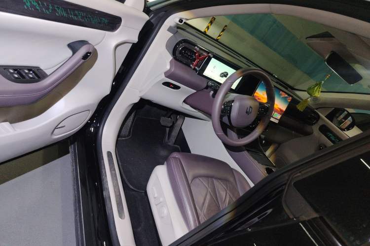 Used Leapmotor C11 2024 Range-Extended 300 Luxury Edition