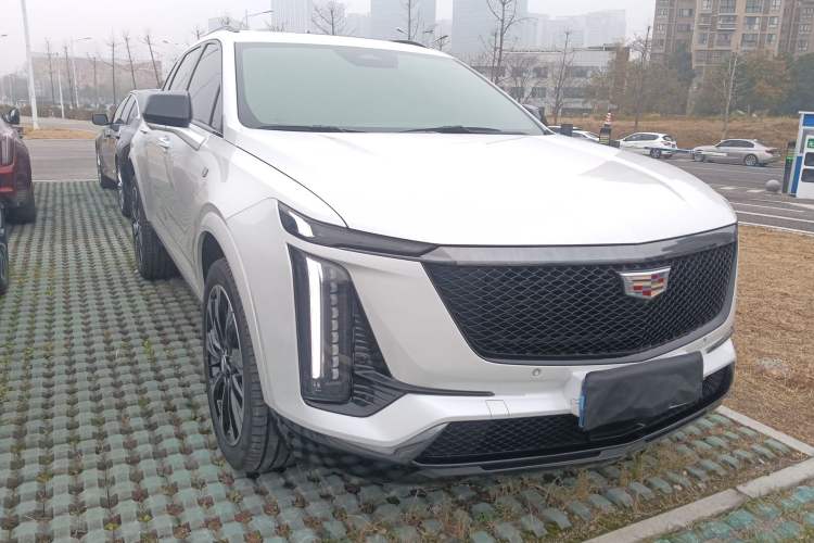 Used Cadillac XT5 2025 2.0T Platinum Edition