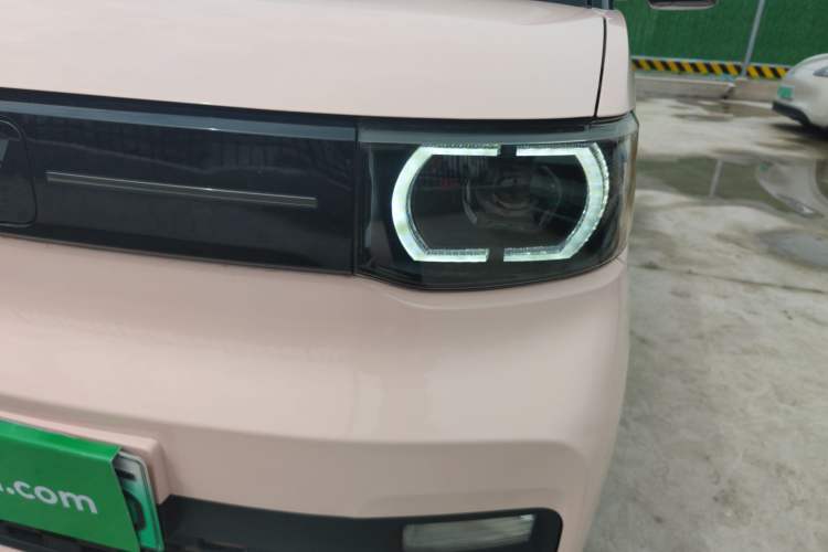 Used Wuling Hongguang MINIEV 2022 Macaron Premium Model – Lithium Ternary Battery Left Front Headlight