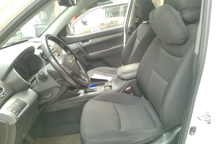 Used Kia Sorento  Left Front Seat