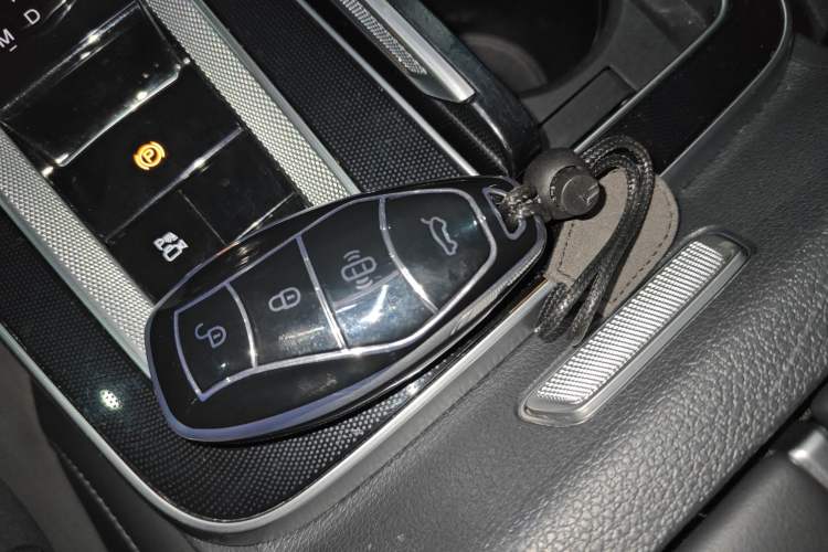 Used Hongqi HS5 2023 2.0T Qixiang Pro Edition Vehicle Key