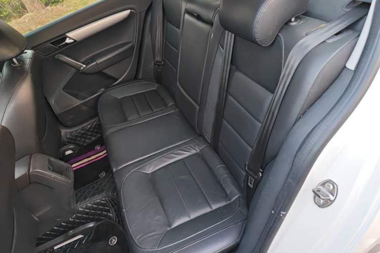 Used Volkswagen Lavida 2013 Revised Version 1.4 TSI Manual Comfort Edition Left Rear Seat