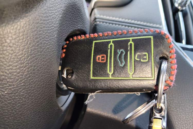 Used Roewe RX5 2016 20T Two-Wheel Drive Manual Transmission Internet Smart Edition Vehicle Key