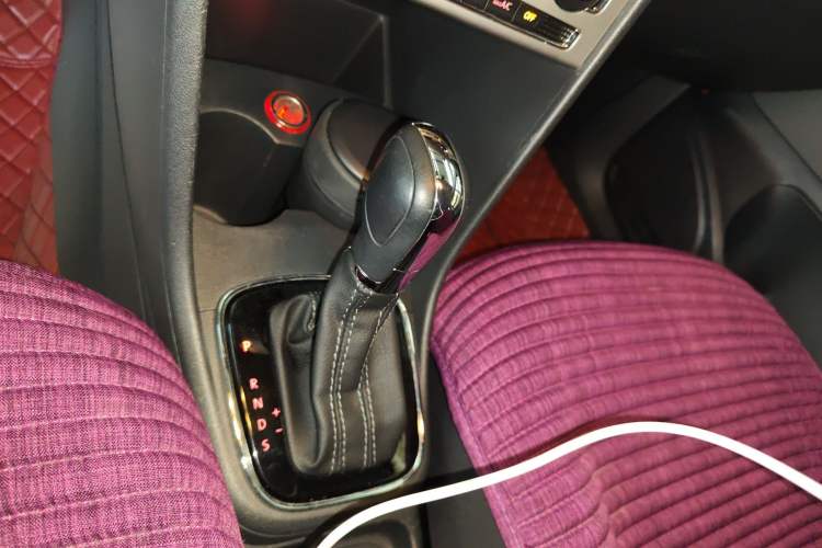 Used Volkswagen Polo 2014 1.6L Cross Polo Automatic Gear Lever