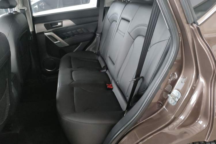 Used Haval H2 2014 1.5T Manual Two-Wheel Drive Elite Edition Left Rear Seat
