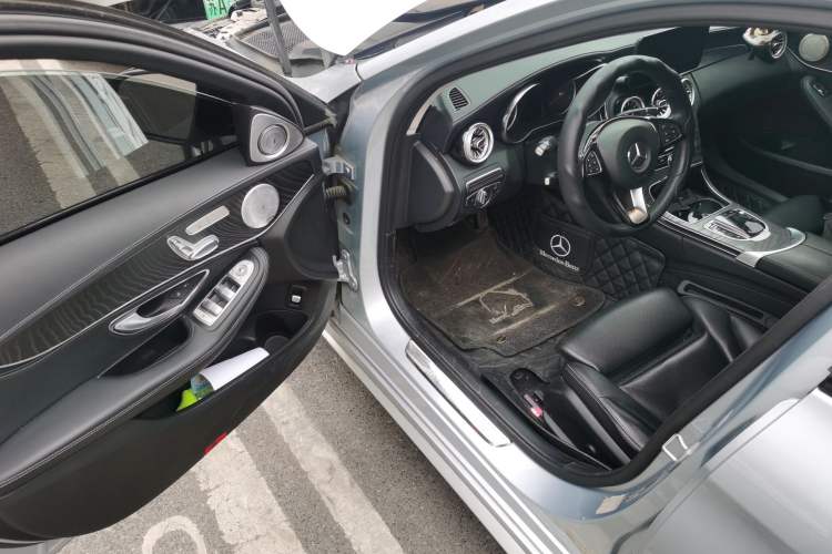 Used Mercedes-Benz C-Class 2017 Facelift C 200 L Sport Edition Driver Seat