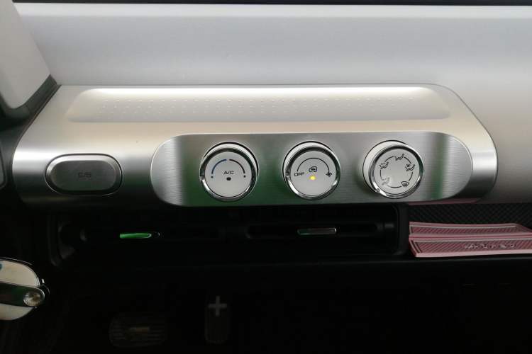 Used Wuling Air ev 2023 - Four Seats - Standard Edition