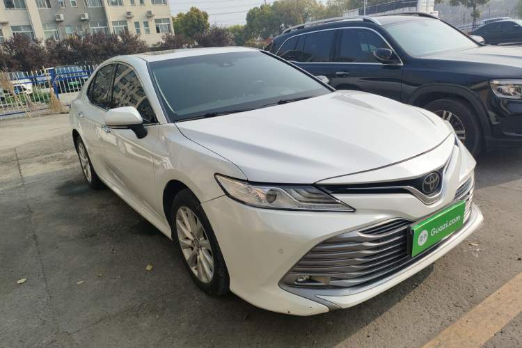 Used Toyota Camry 2019 2.0G Luxury Edition China VI Standard Front Right 45 Deg